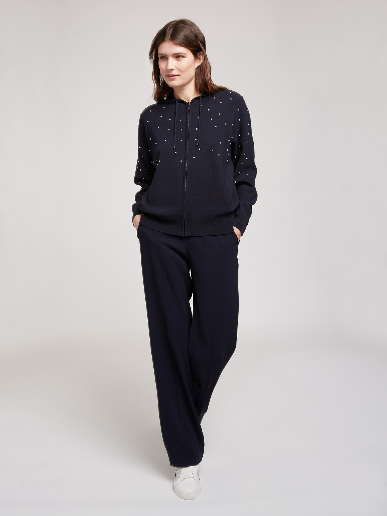 Maglia con cappuccio e castoni image number 1