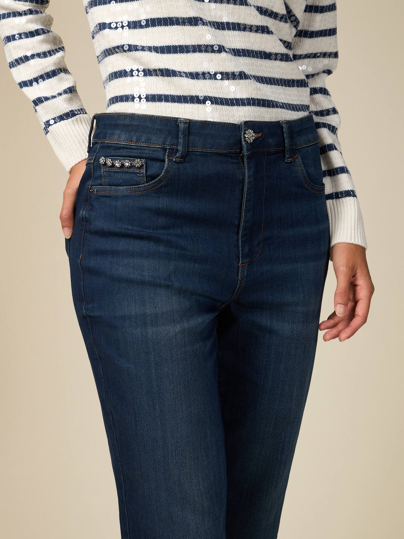 Vaqueros boyslim con detalles joya image number 2