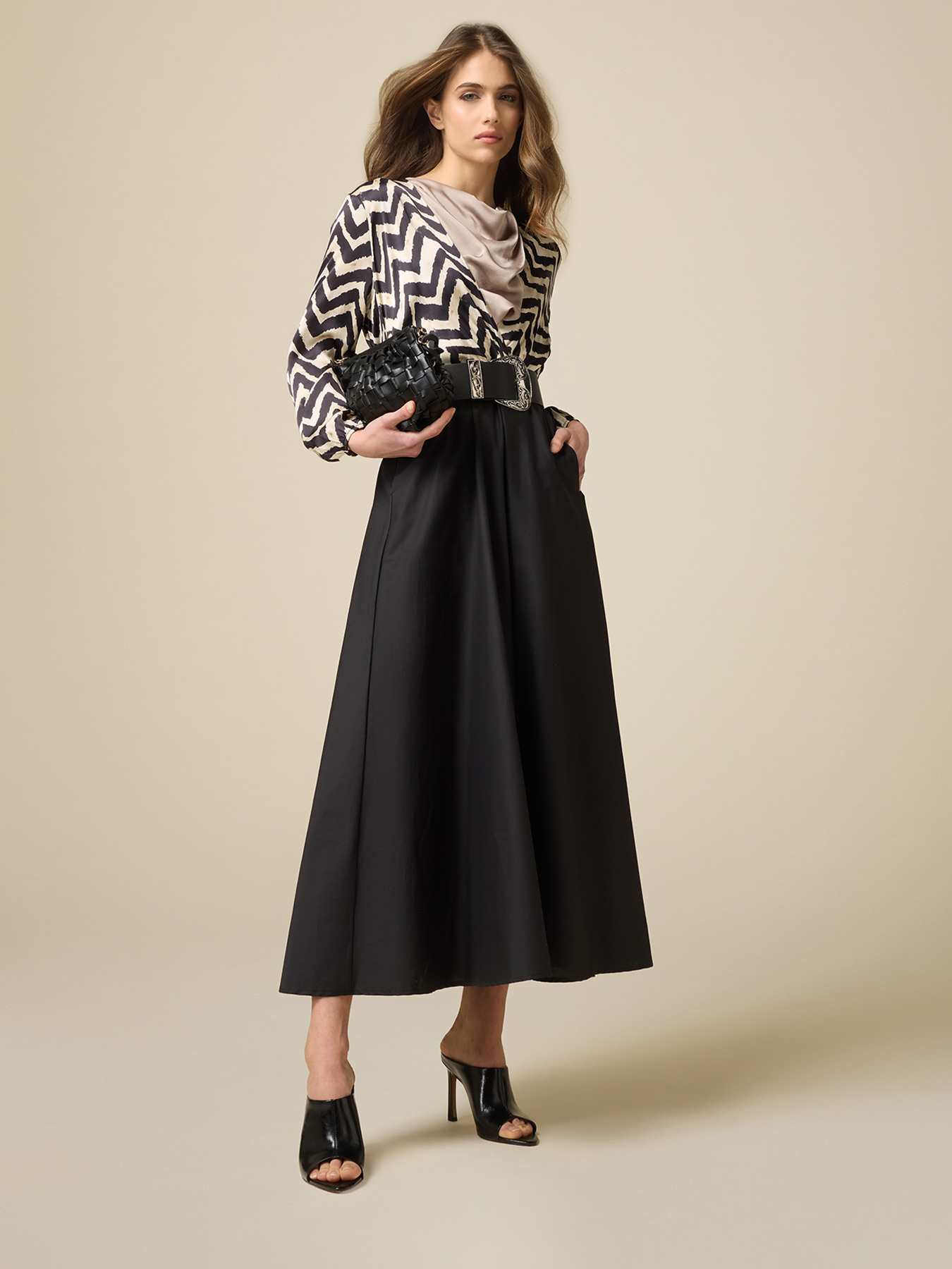 Rochie lungă cu părți cu model image number 0