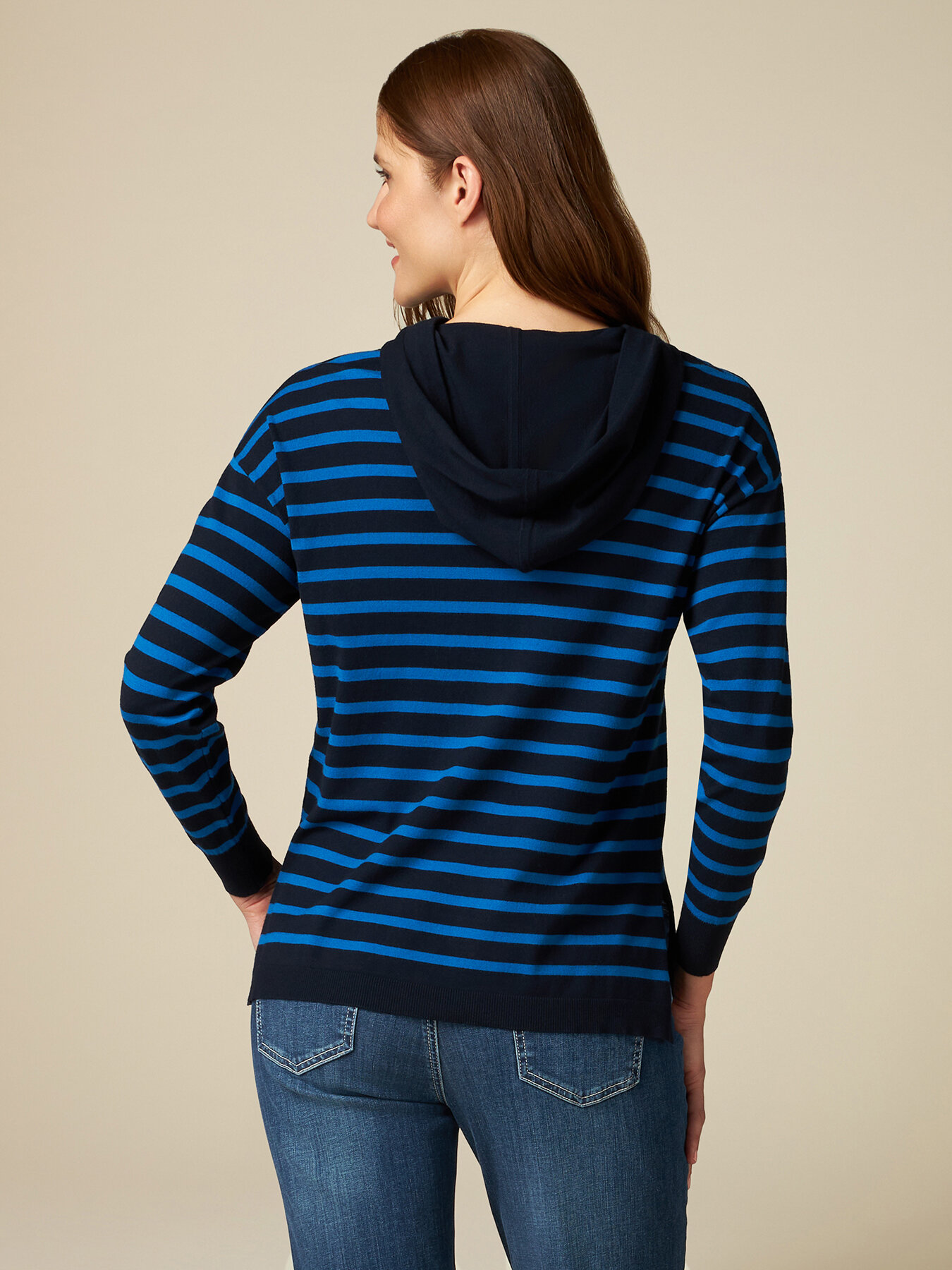 Pull &agrave; rayures avec dentelle dans le bas image number 1