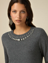 Pullover mit Schmuck-Stickerei image number 2