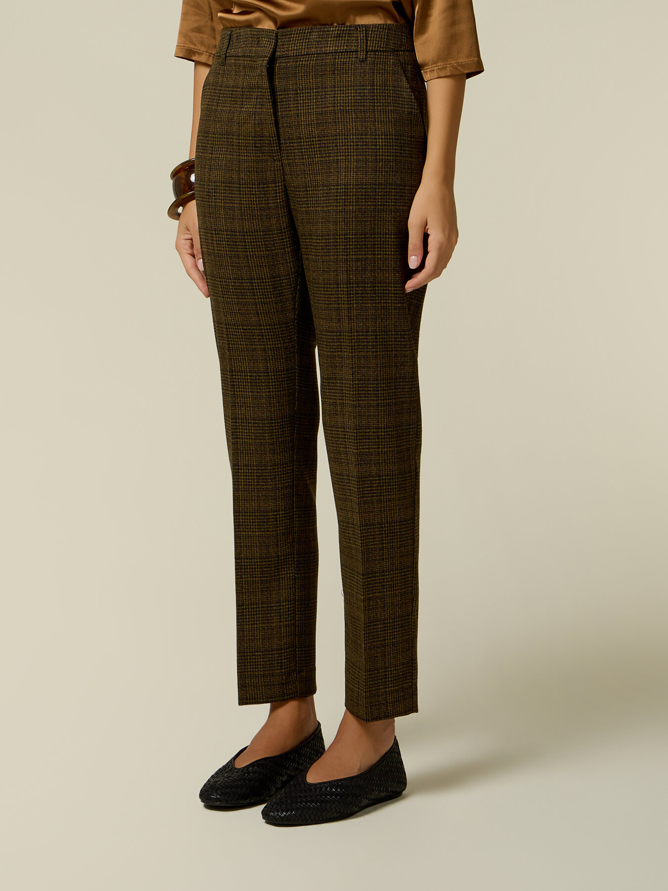 Check pants image number 3