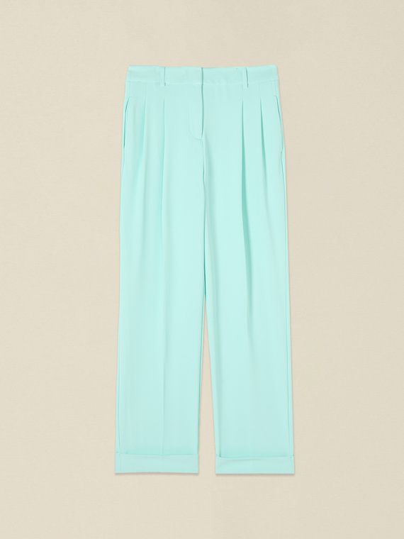 Cr&ecirc;pe fabric trousers with pleats