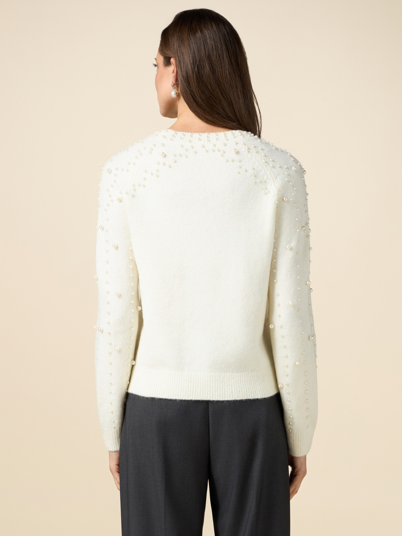 Pullover mit Rundhalsausschnitt und Perlenstickerei image number 1