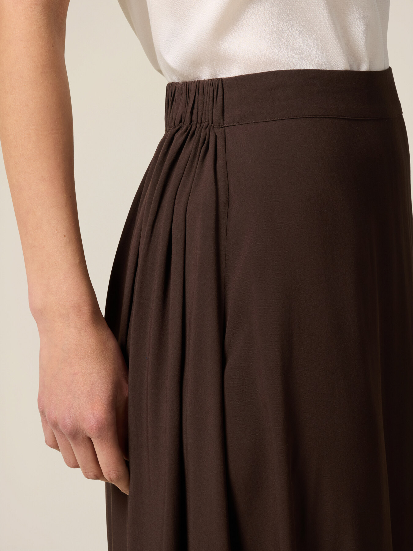 Falda l&iacute;nea A de viscosa image number 2