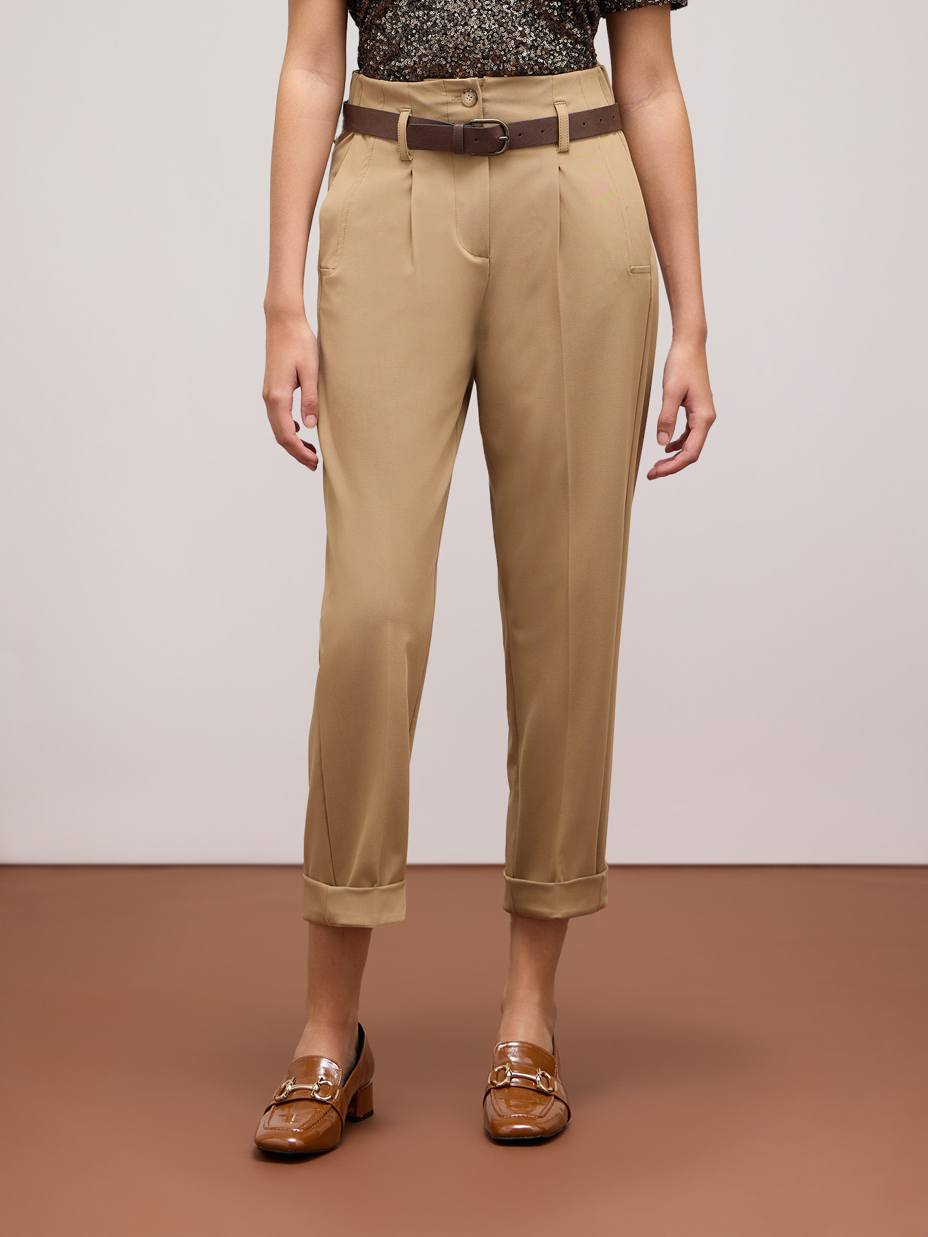 Pantalon avec ceinture image number 0