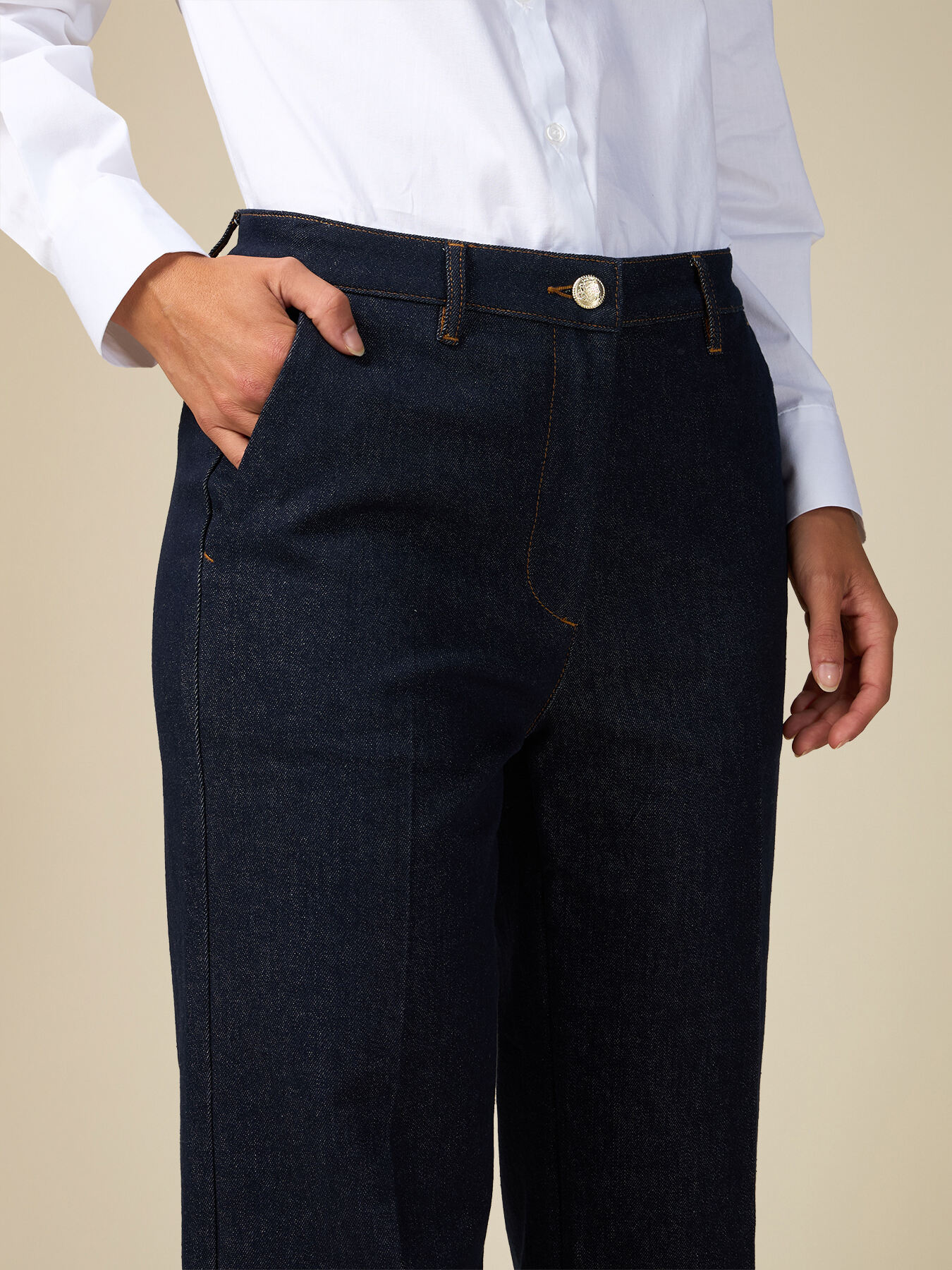 Vaqueros con detalle de lazos image number 2