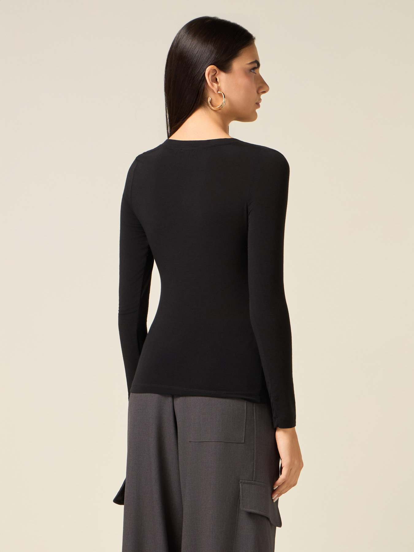 Cashmere blend V-neck T-shirt image number 1