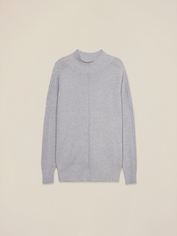 Rollkragenpullover mit Rippendetails