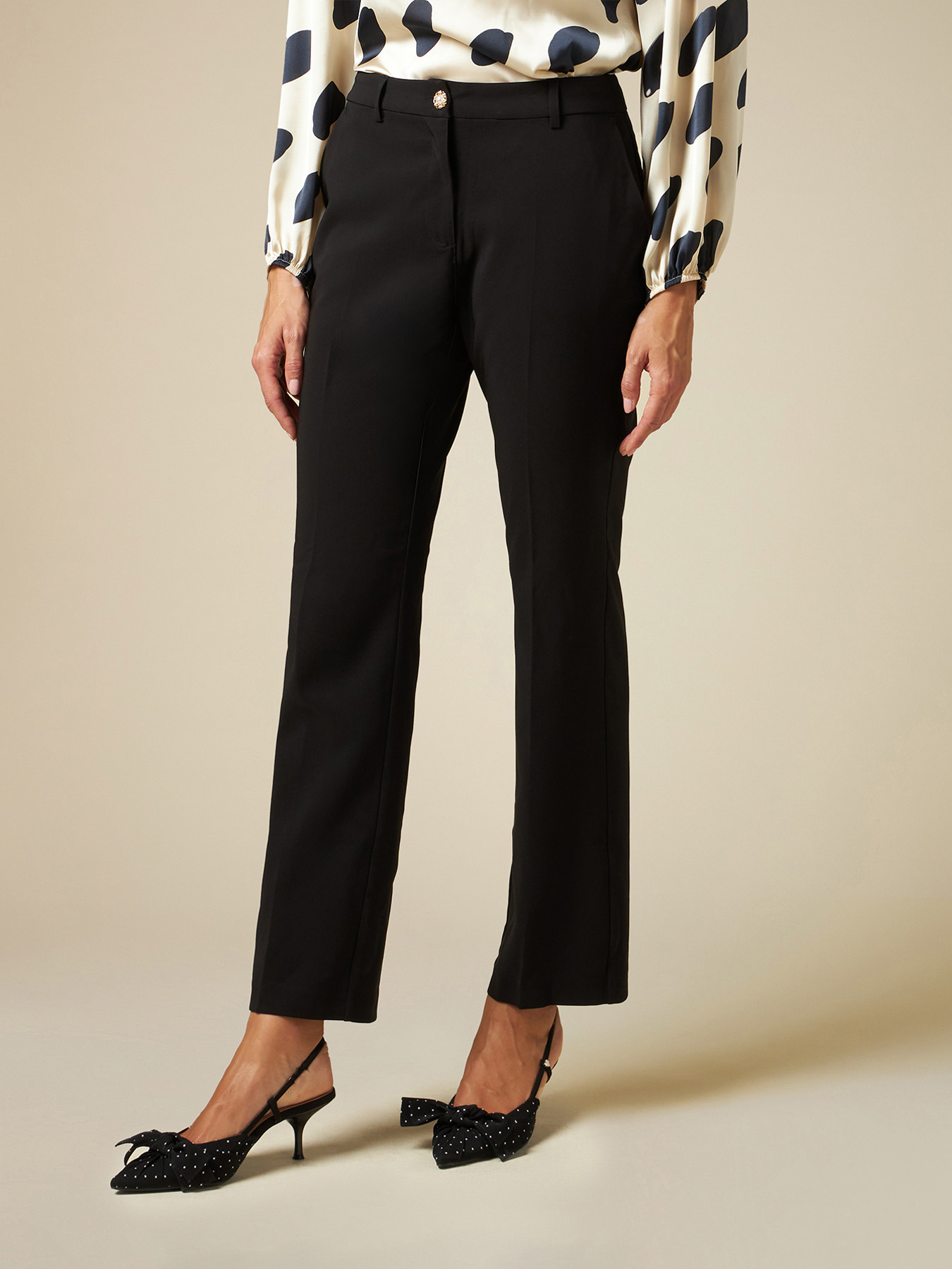 Hose aus technischem Gewebe mit Schmuckknopf image number 3