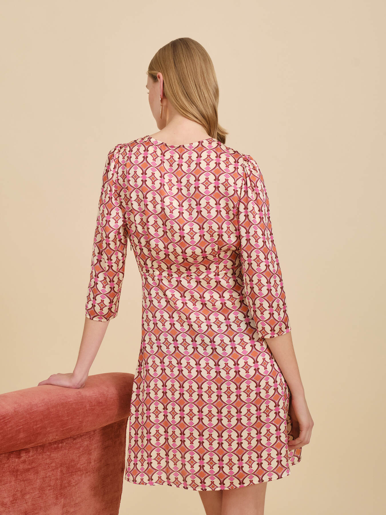 Vestido corto de raso con estampado image number 1