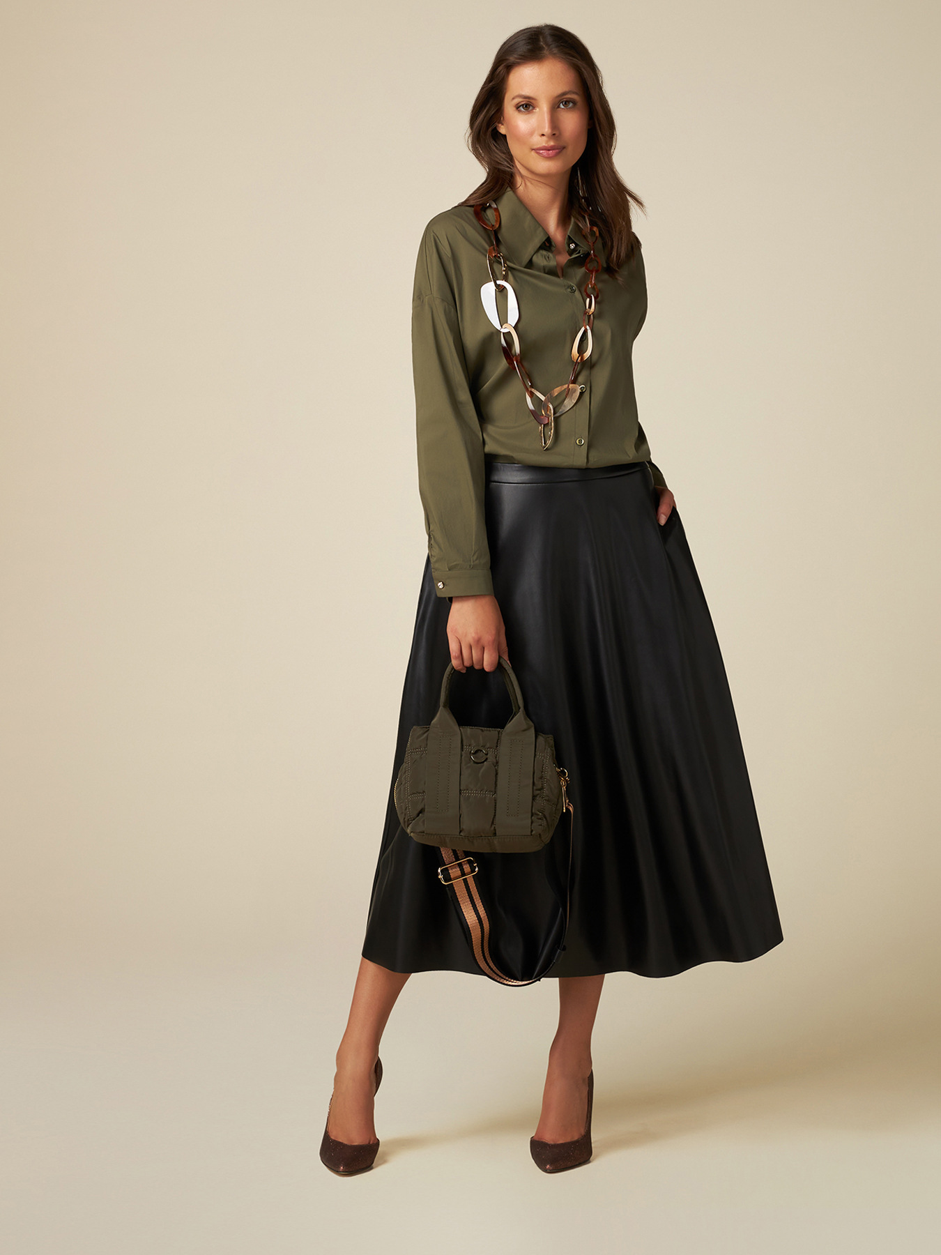 Jupe midi en tissu enduit image number 0