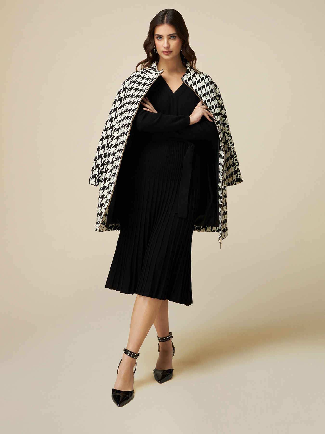 Vestito in maglia con gonna pliss&eacute; image number 3