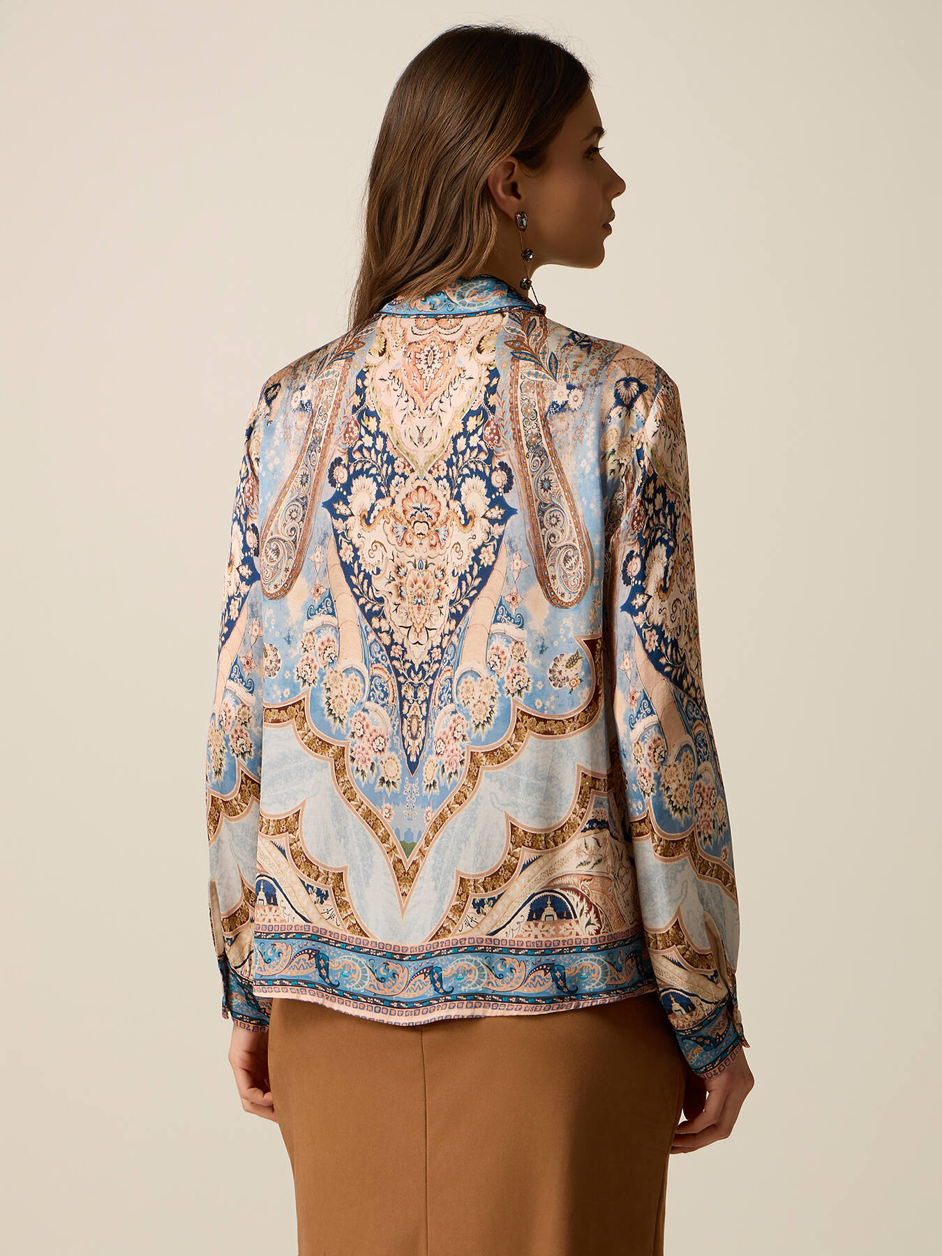 Patterned satin shirt image number 1