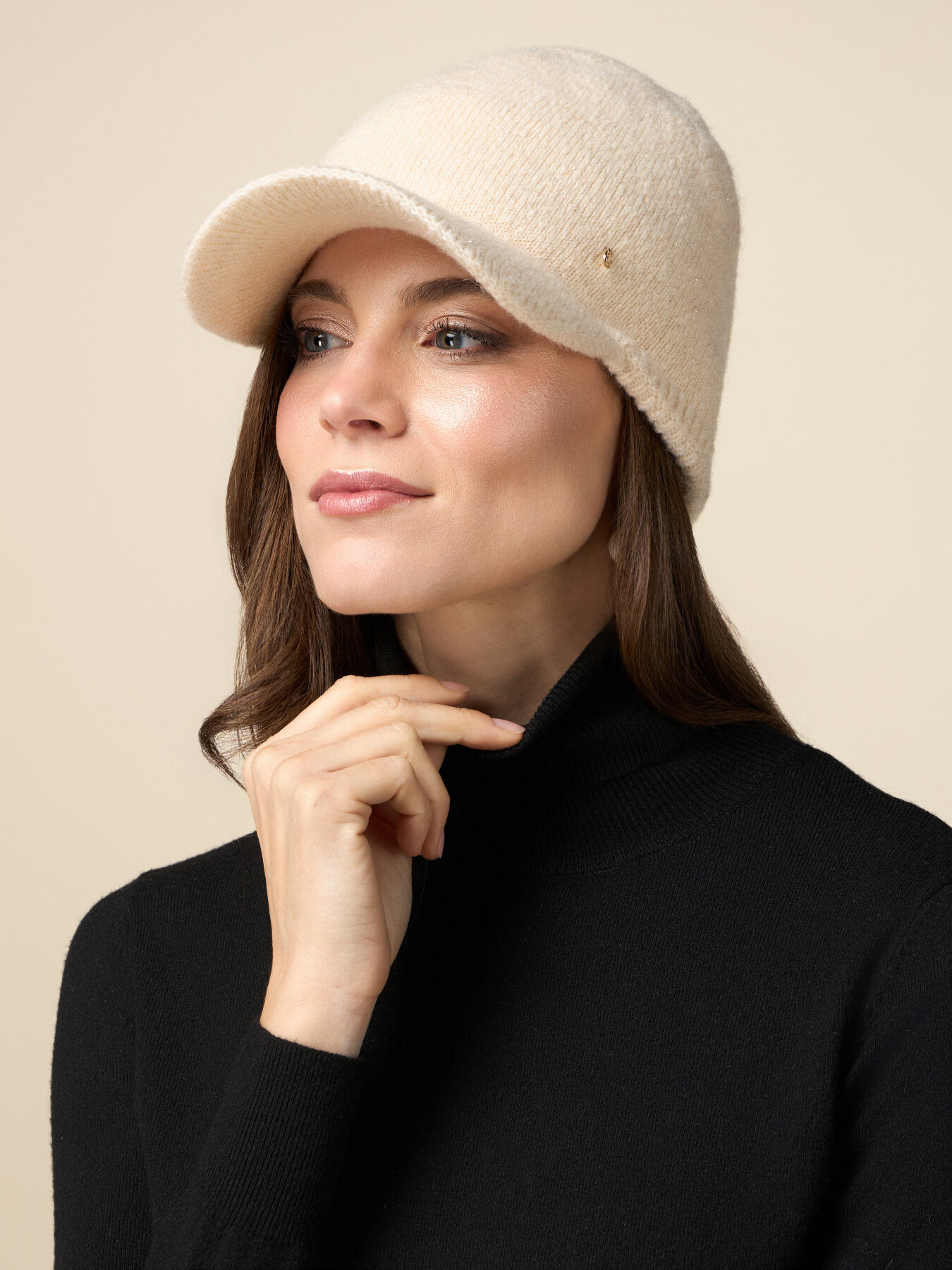 Knit beanie with visor image number 3