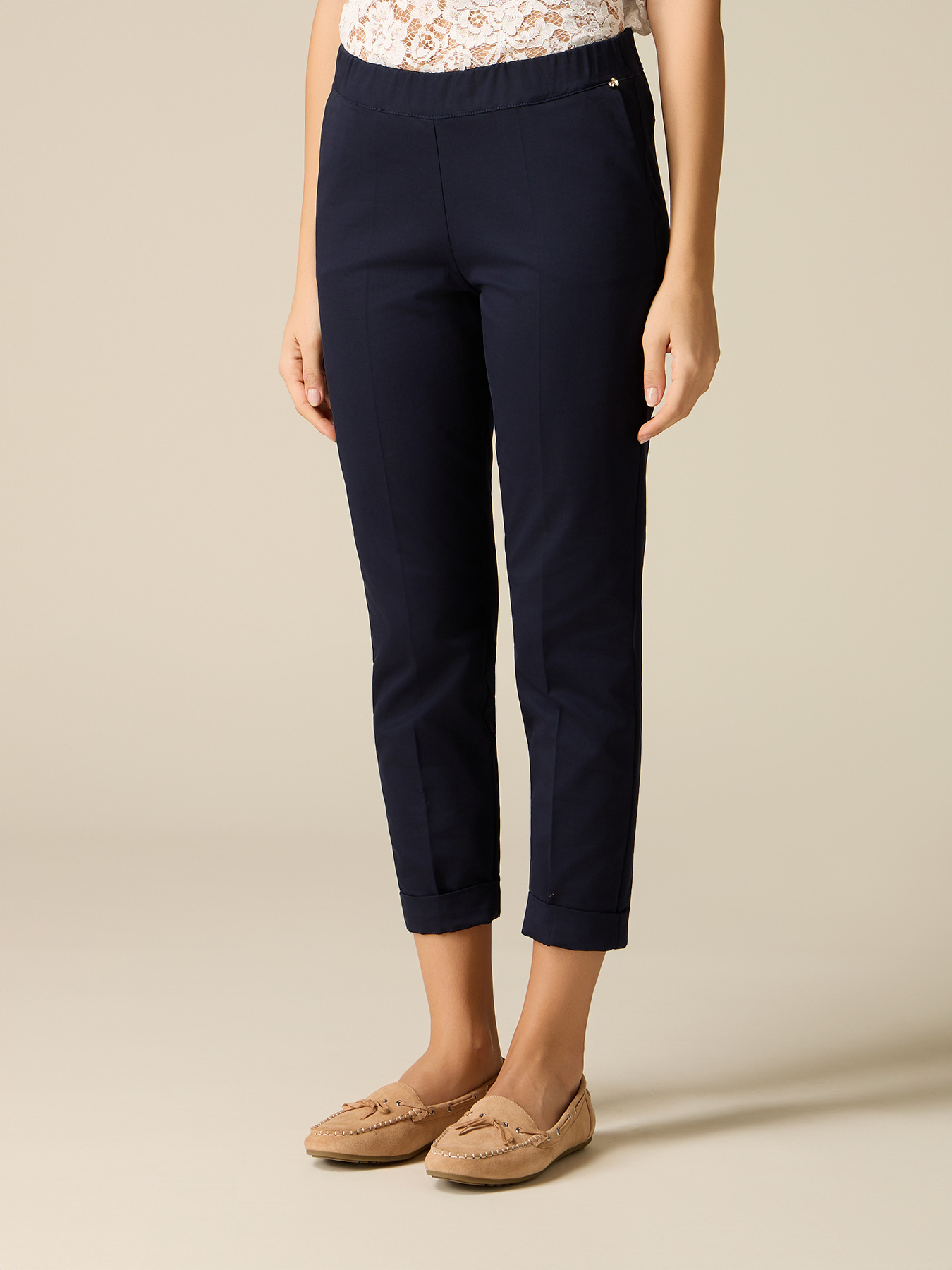 Chinos in satin misto cotone image number 3