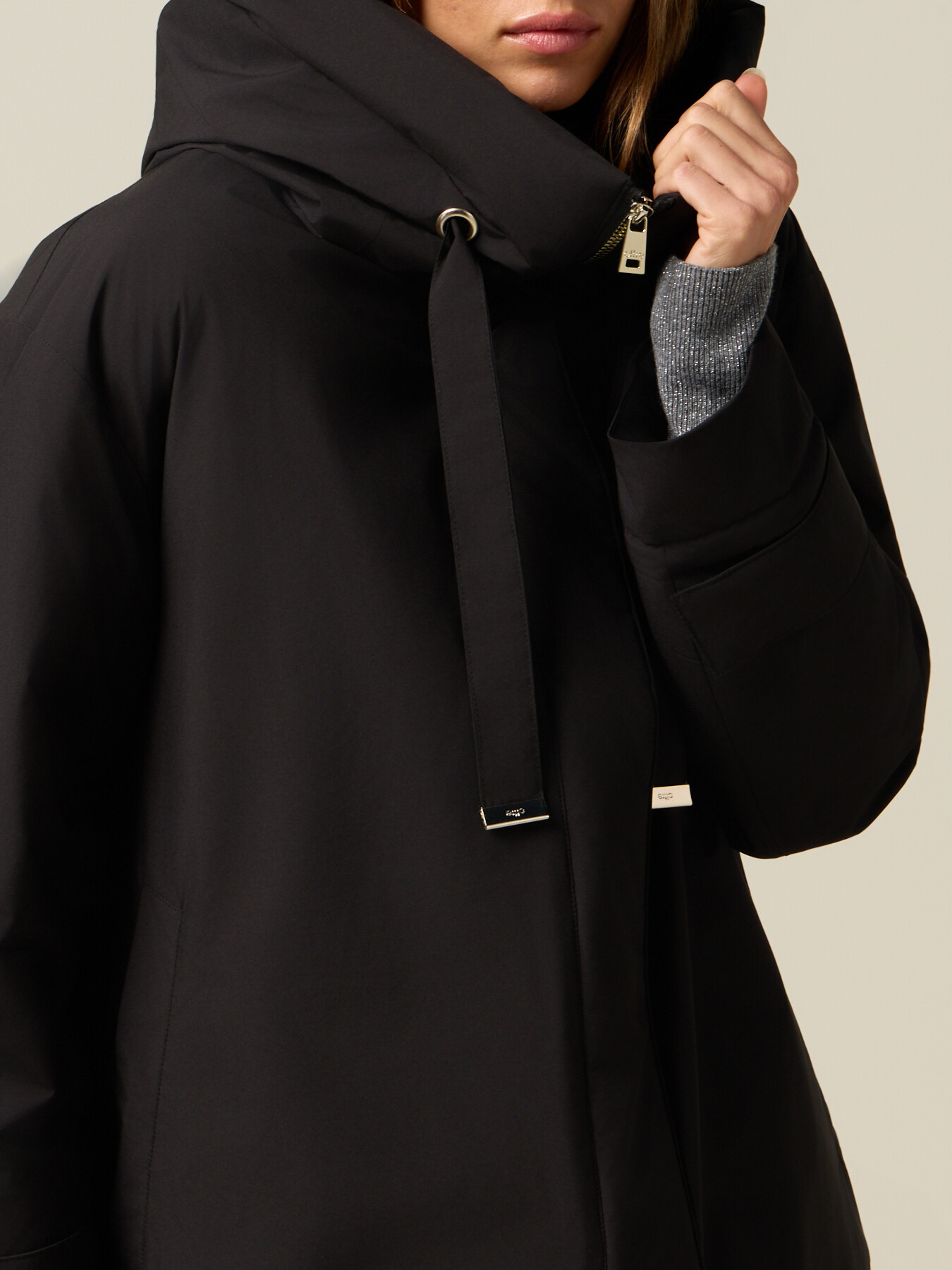Hooded jacket image number 2