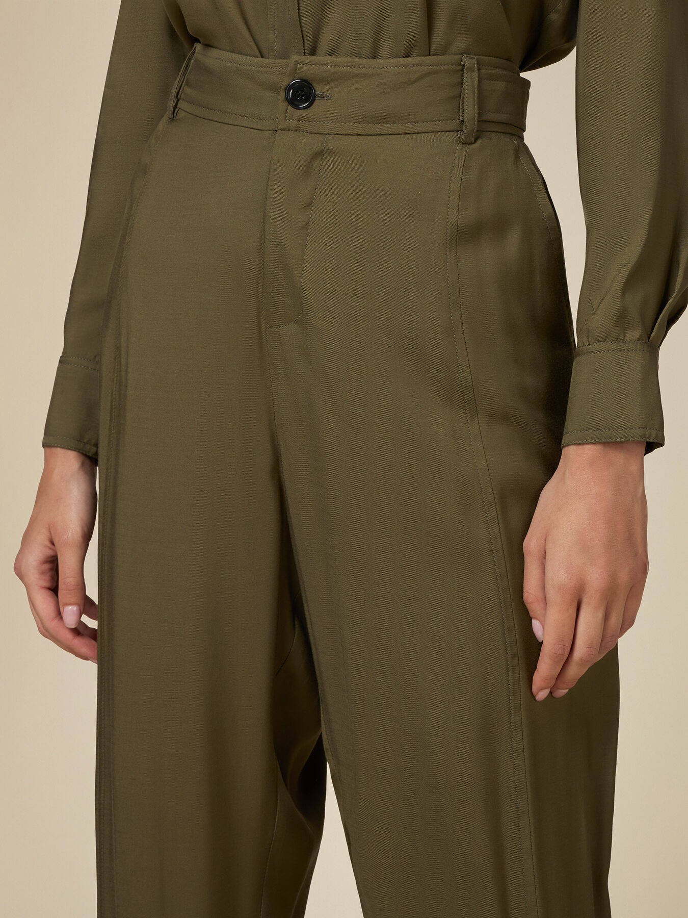 Pantalones vaporosos con adornos image number 2