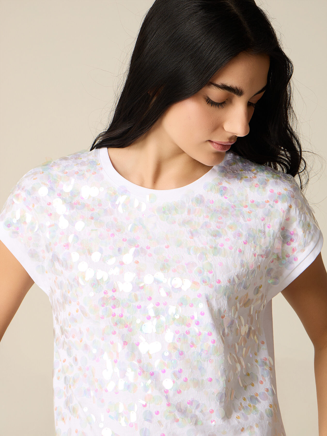 T-shirt avec broderie en paillettes image number 2