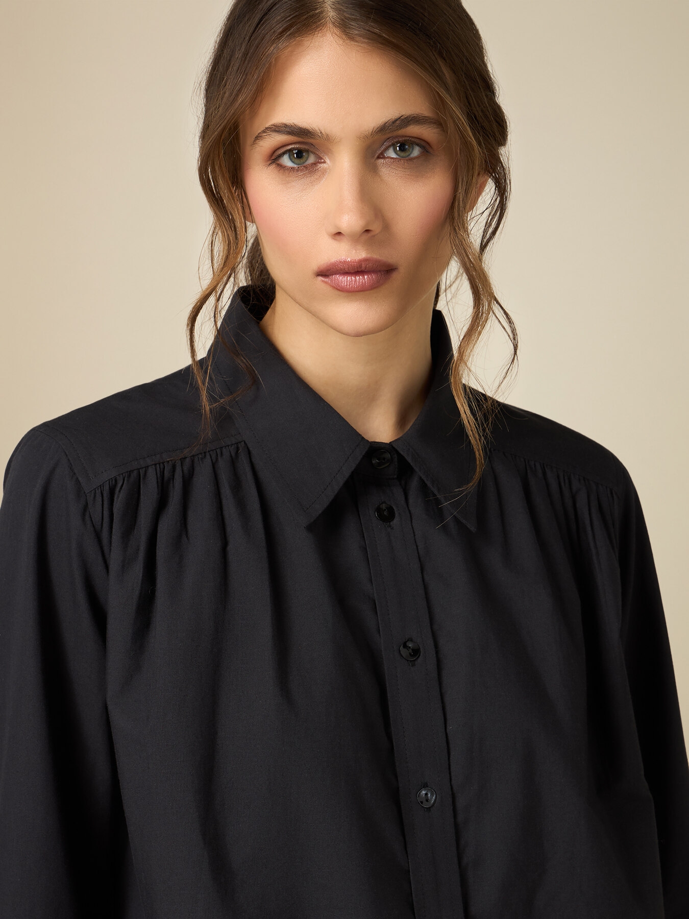 Camicia over con ricami traforati image number 2