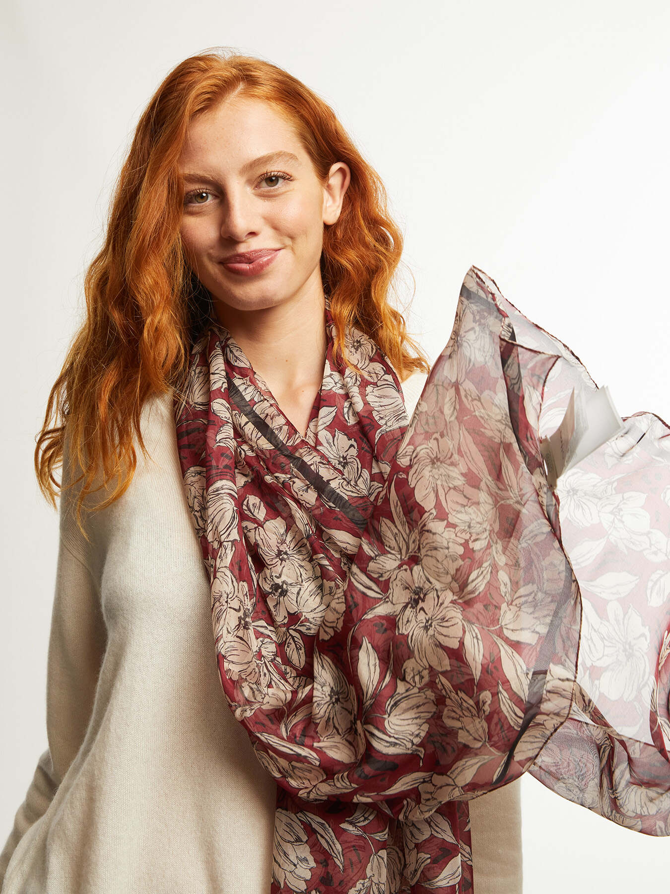 Foulard floreale in seta image number 2