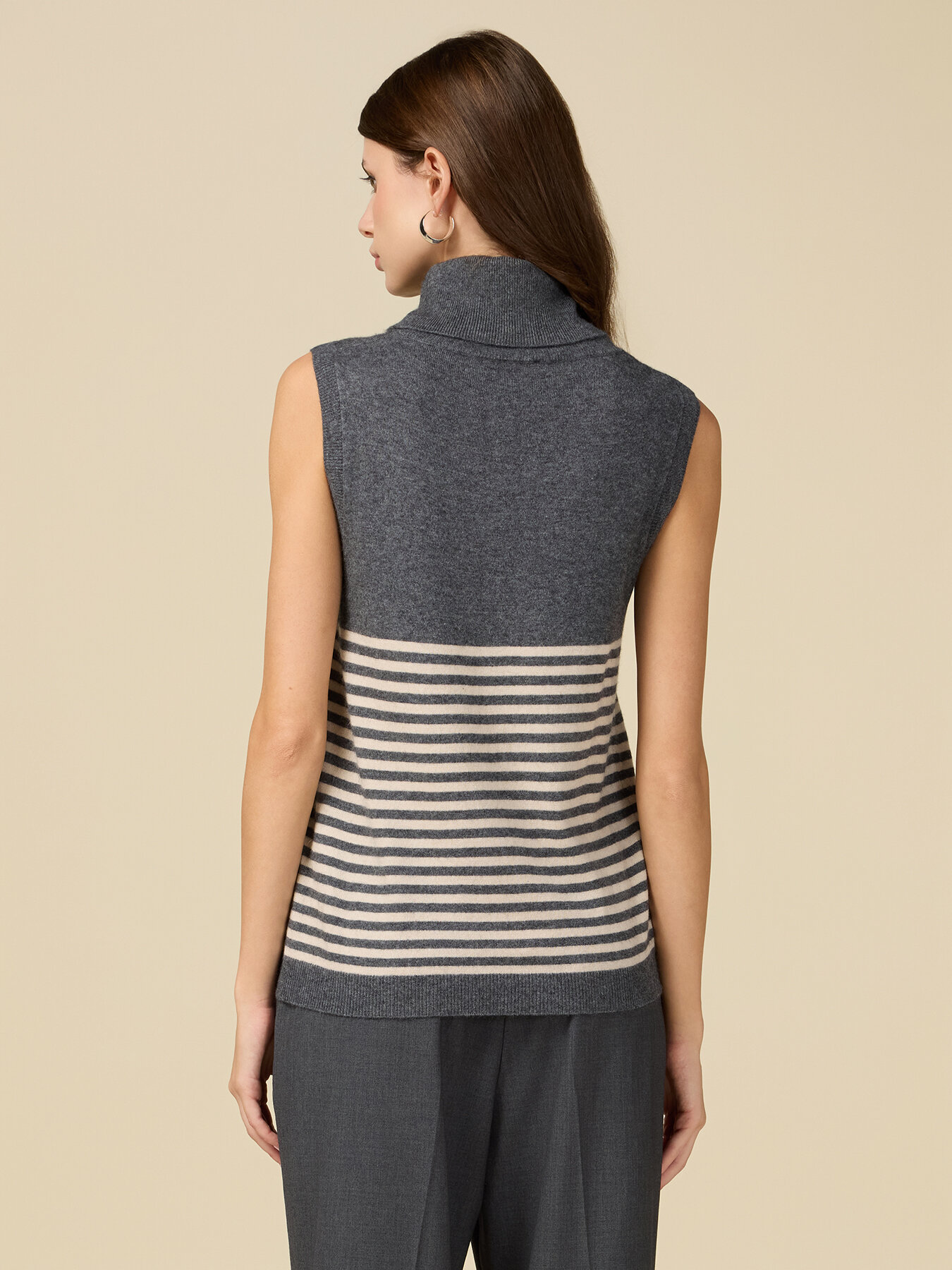 &Auml;rmelloser Rollkragenpullover image number 1