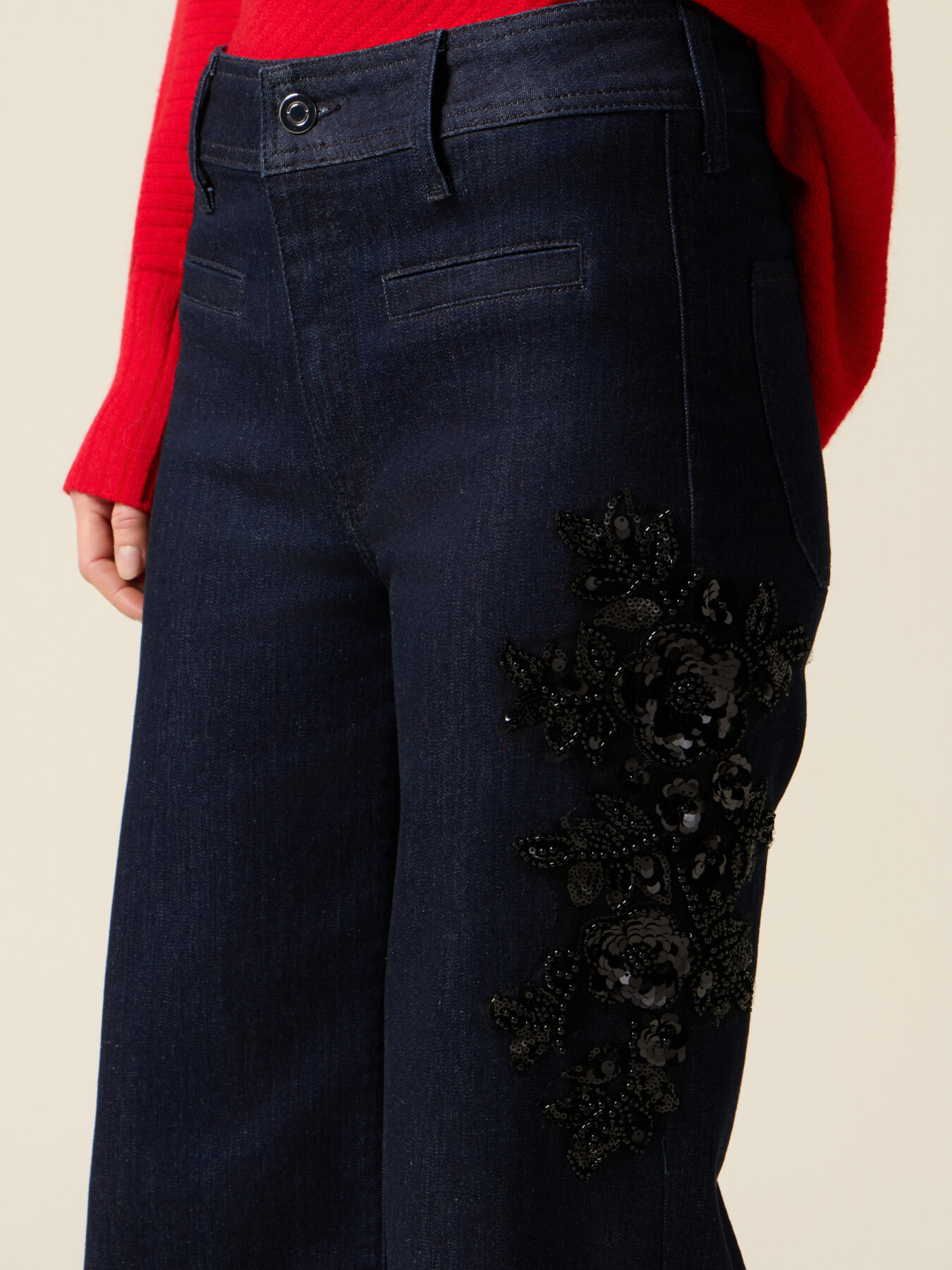 Jean flare bleu rinse avec patch d&eacute;coratif image number 2