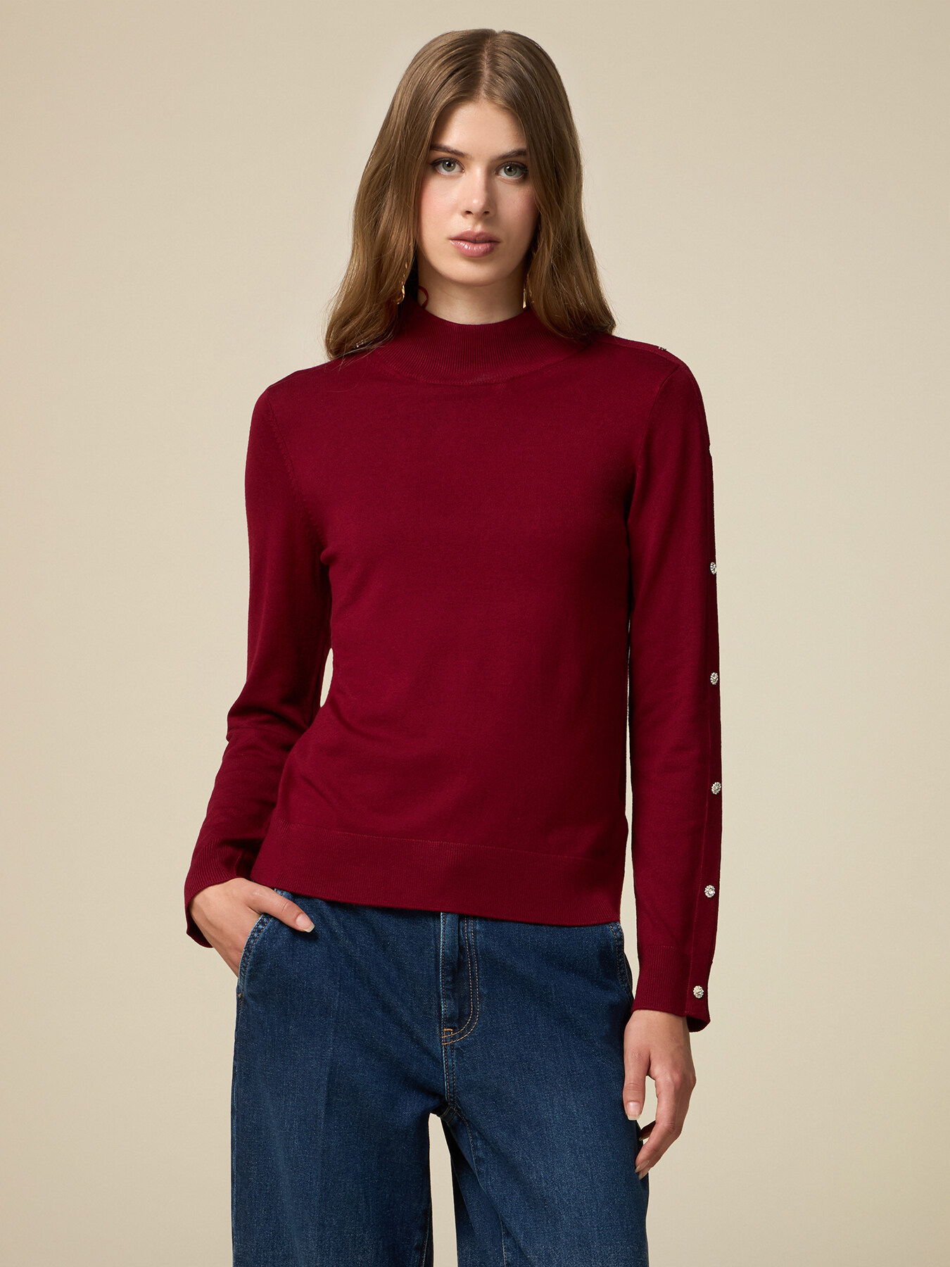 Pullover mit Rundhalsausschnitt und Schmuckkn&ouml;pfen image number 0