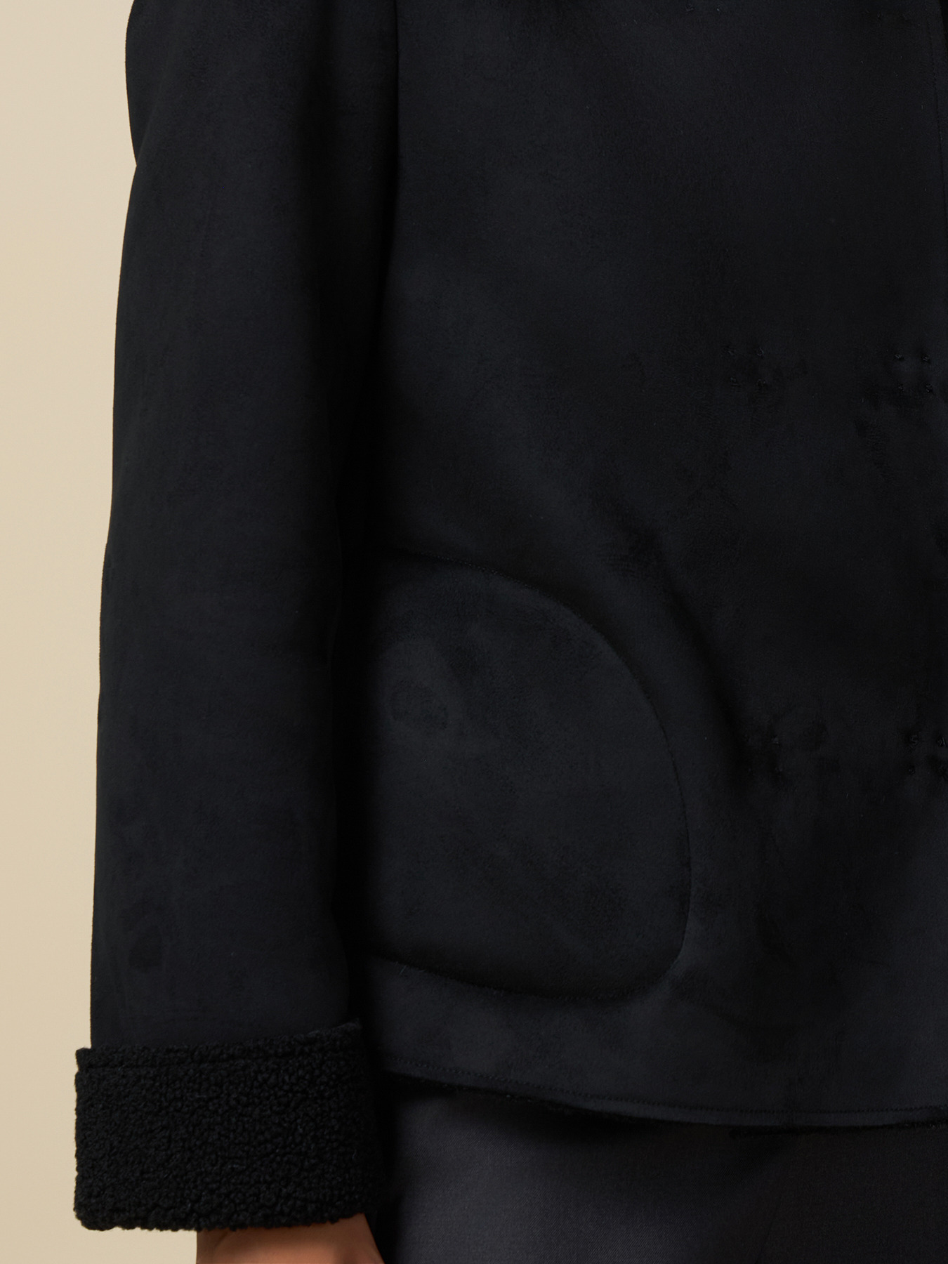 Mouton synth&eacute;tique avec capuche image number 2