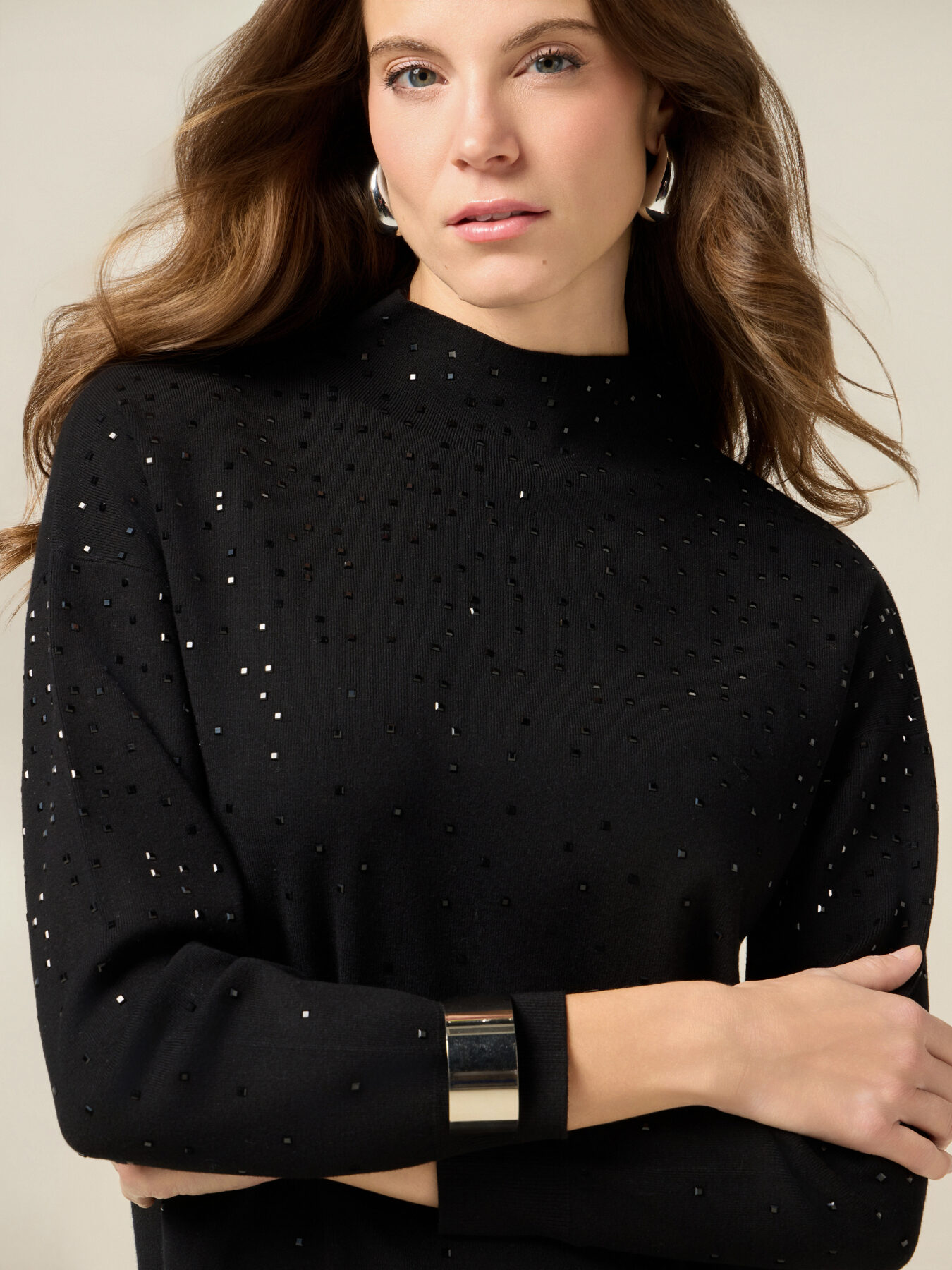 Jersey de cuello alto con aplicaciones image number 2