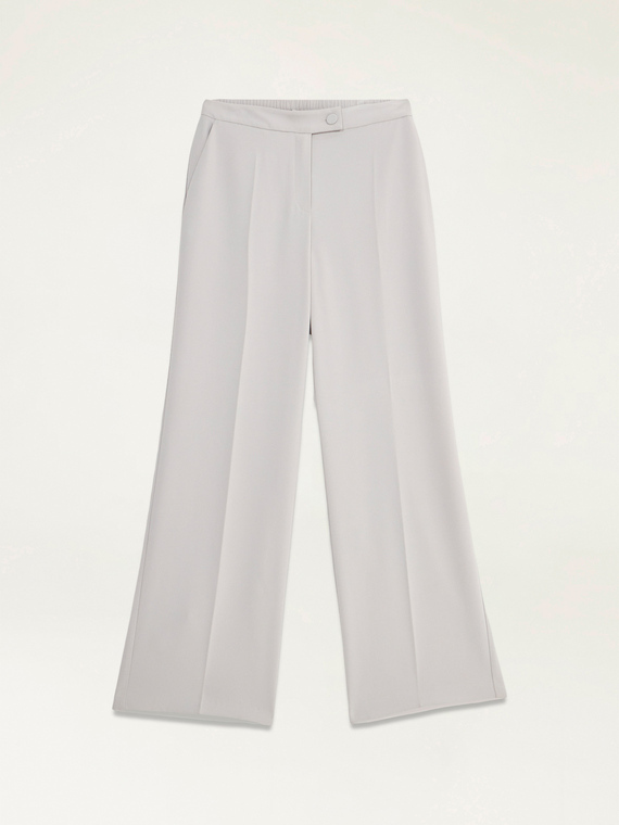 Trousers in flowing stretch fabric