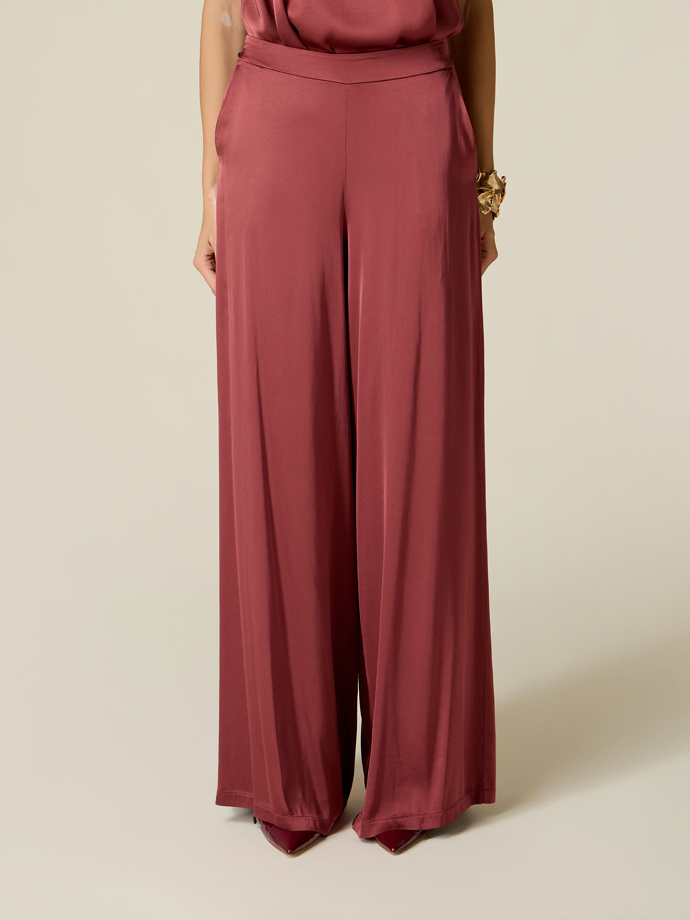 Pantalones palazzo en raso de viscosa image number 3