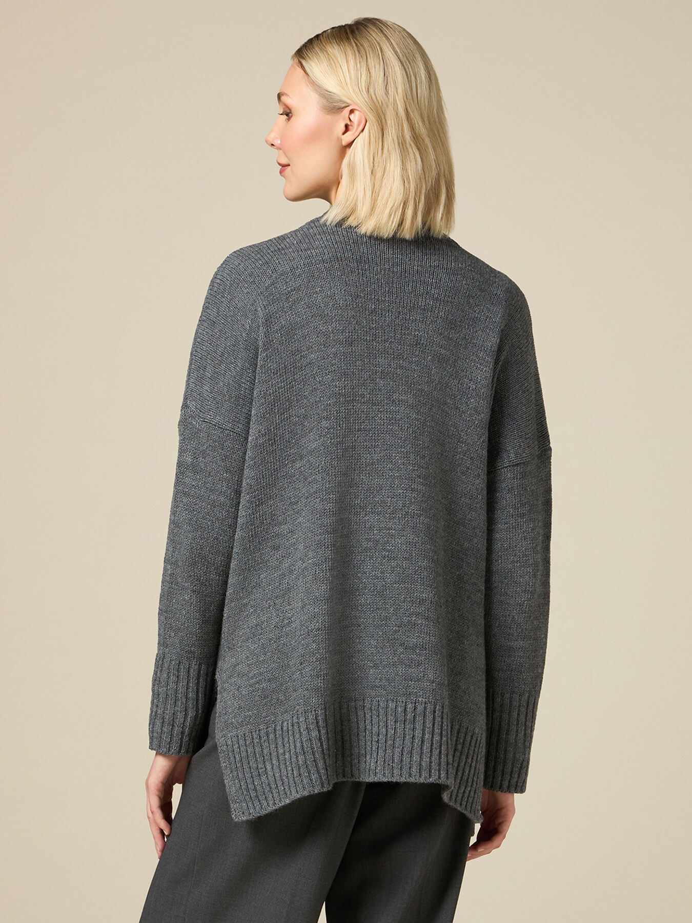 Cardigan large avec fleurs en tricot image number 1