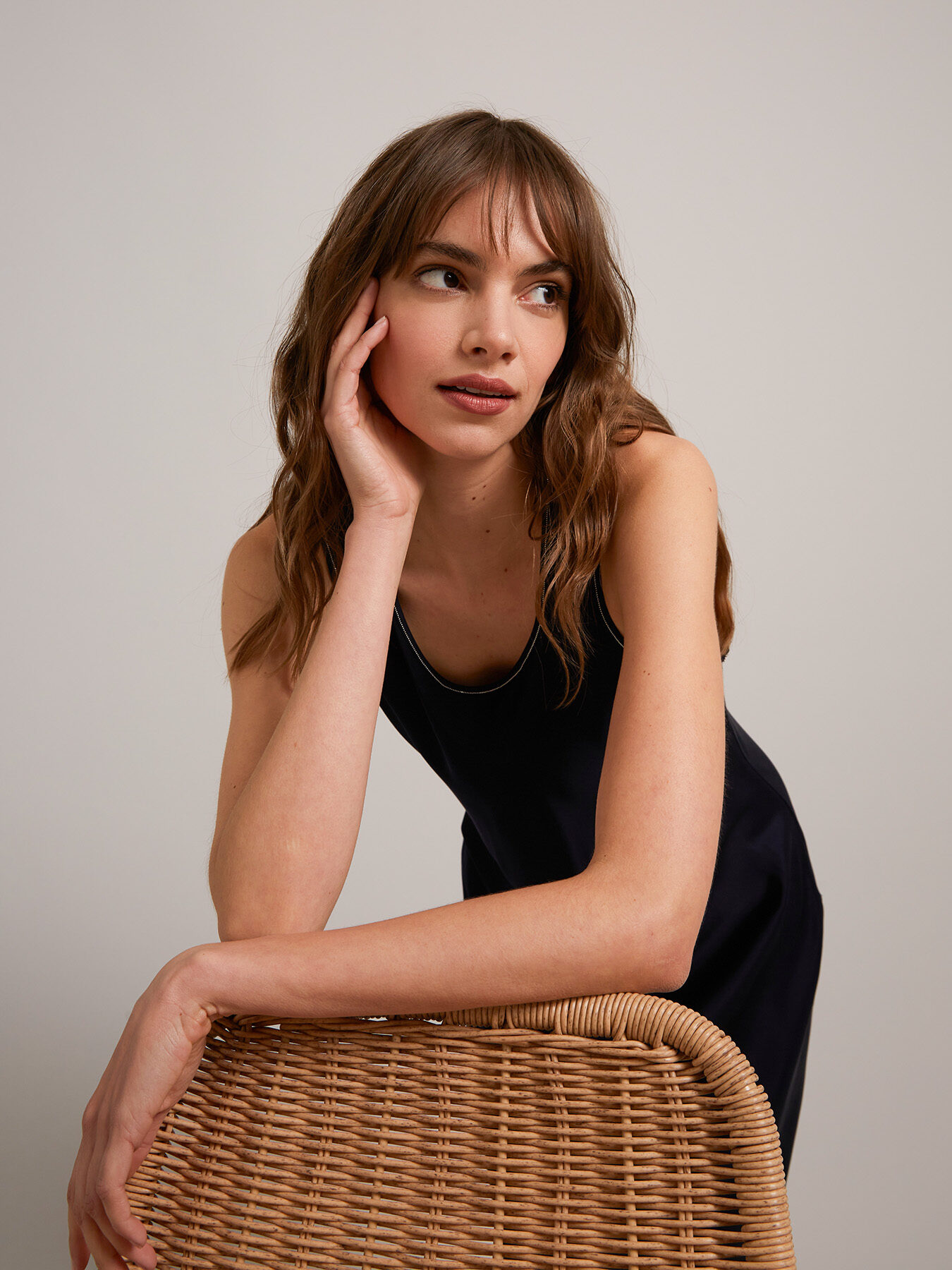 Vestido largo de raso image number 2