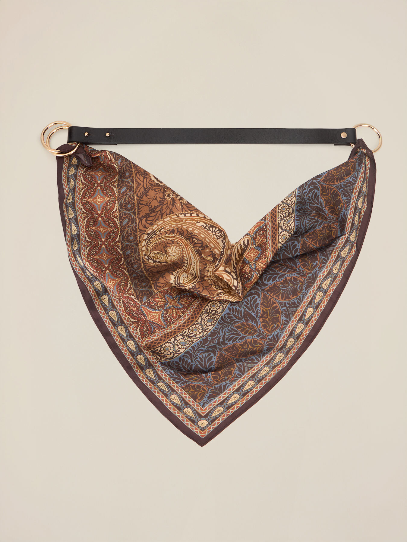 Cintur&oacute;n con foulard decorativo image number 2