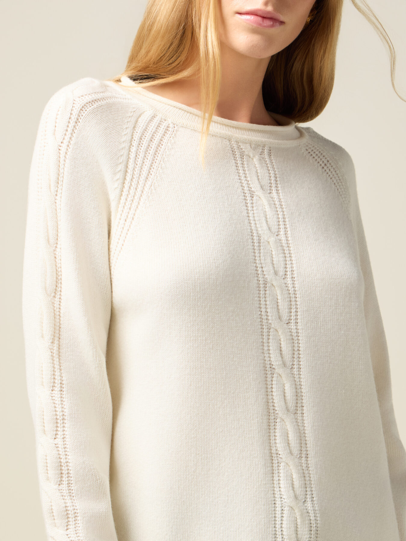 Maglia misto cashmere con dettagli a trecce image number 2