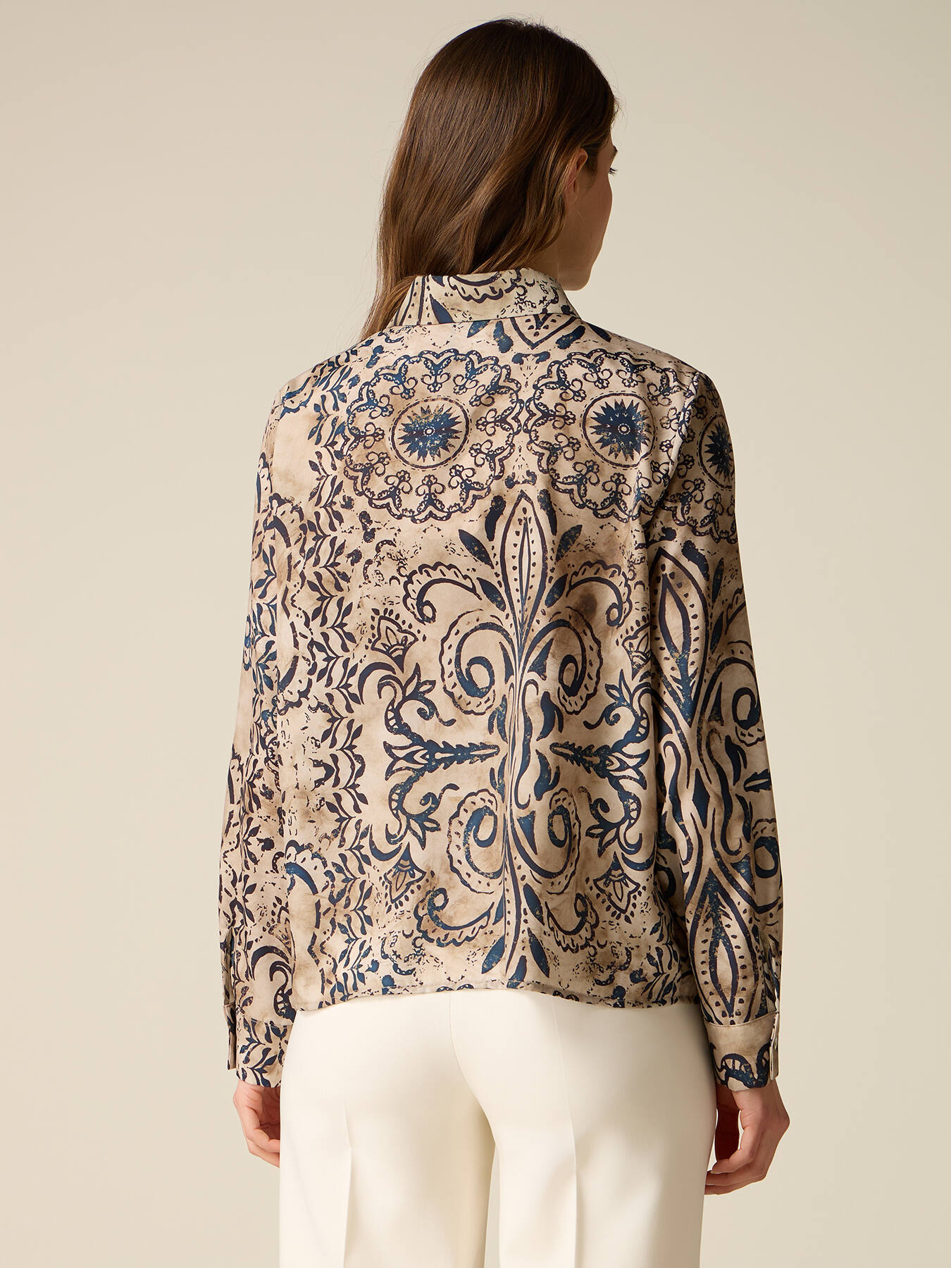 Patterned satin shirt image number 1