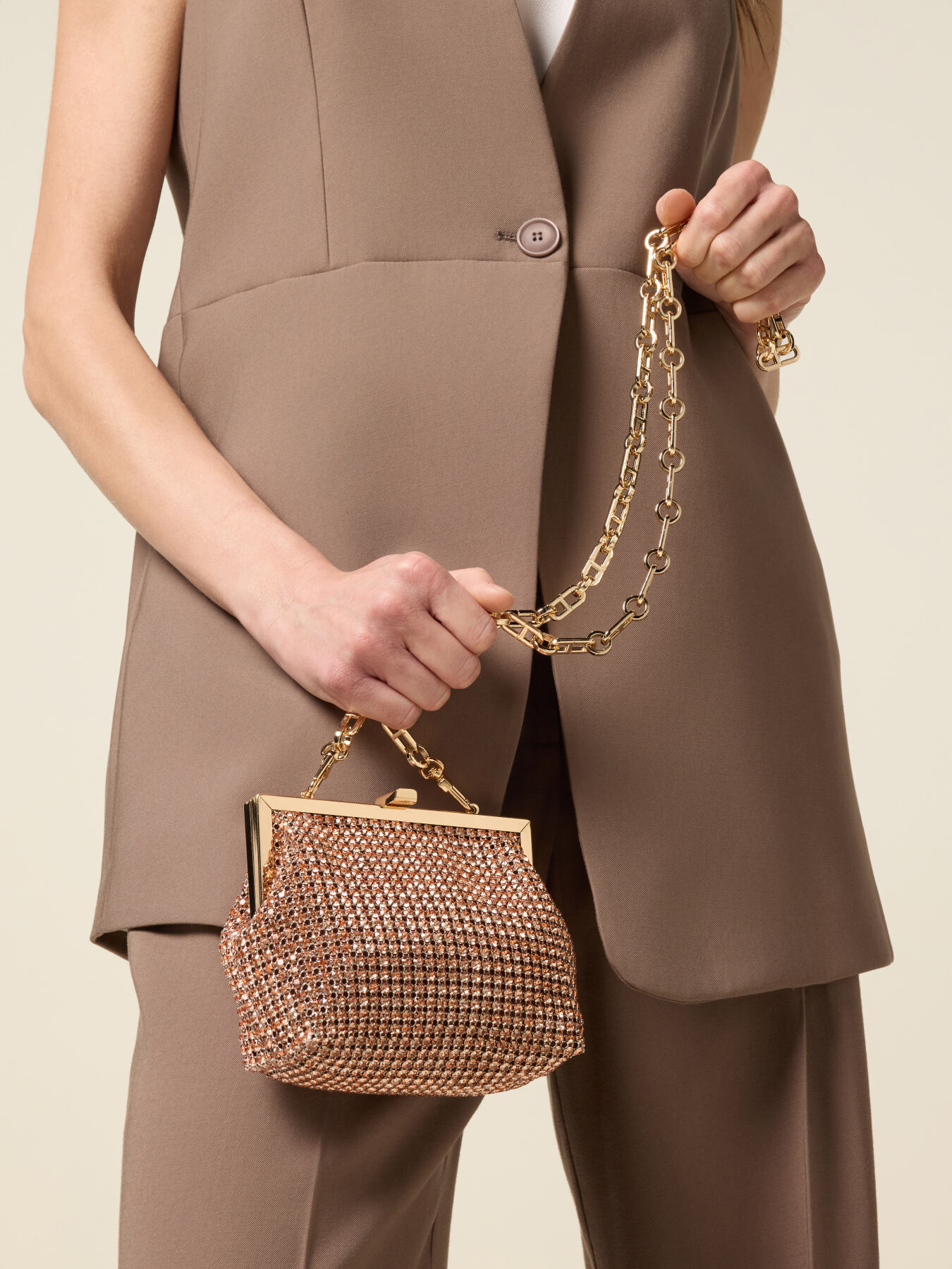 Clutch con cristalli e chiusura a scatto image number 0