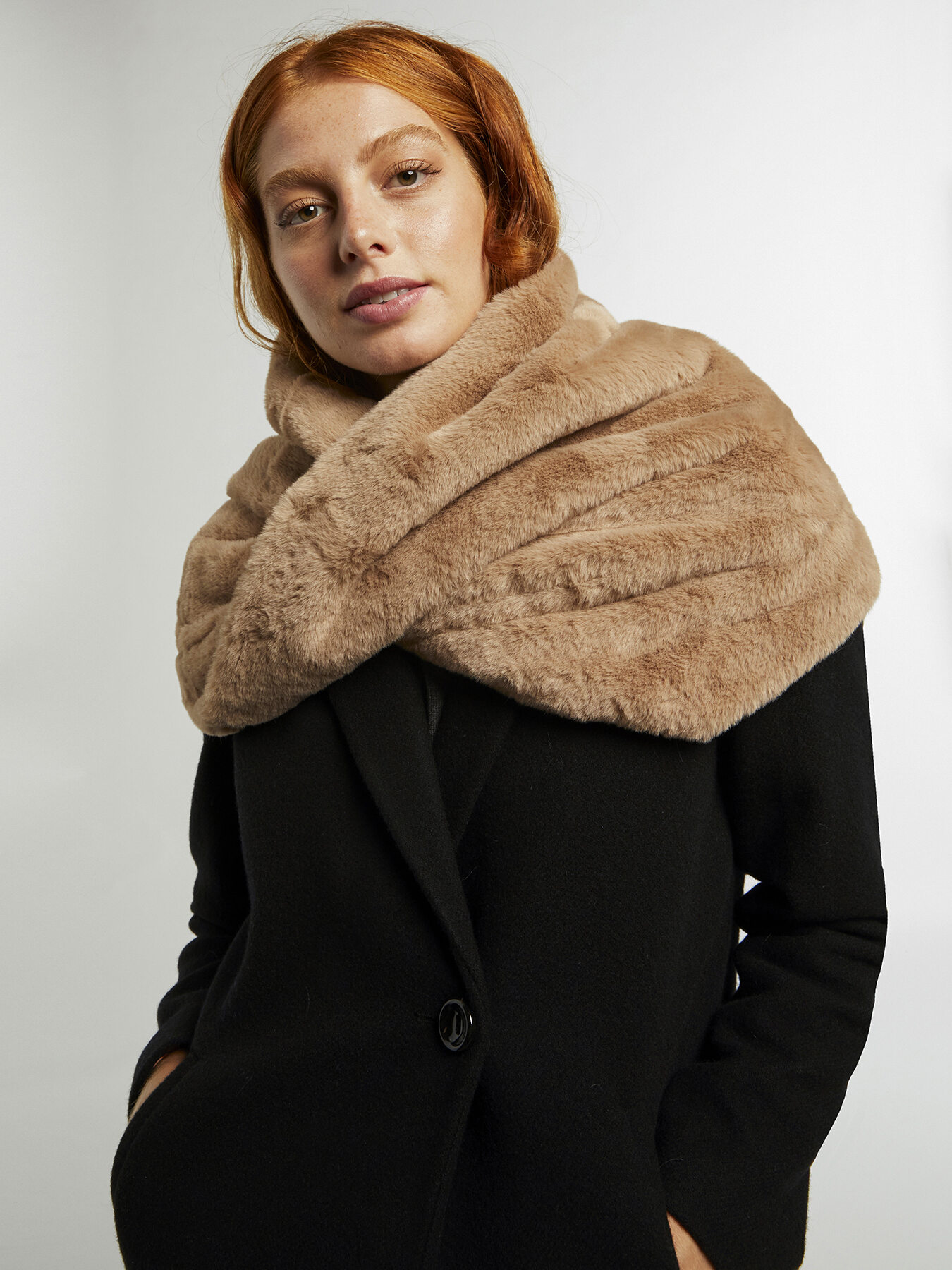 Faux fur scarf image number 2