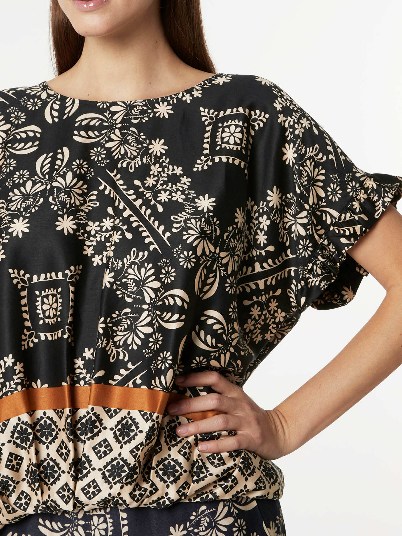 Blouse with ethnic pattern image number 2