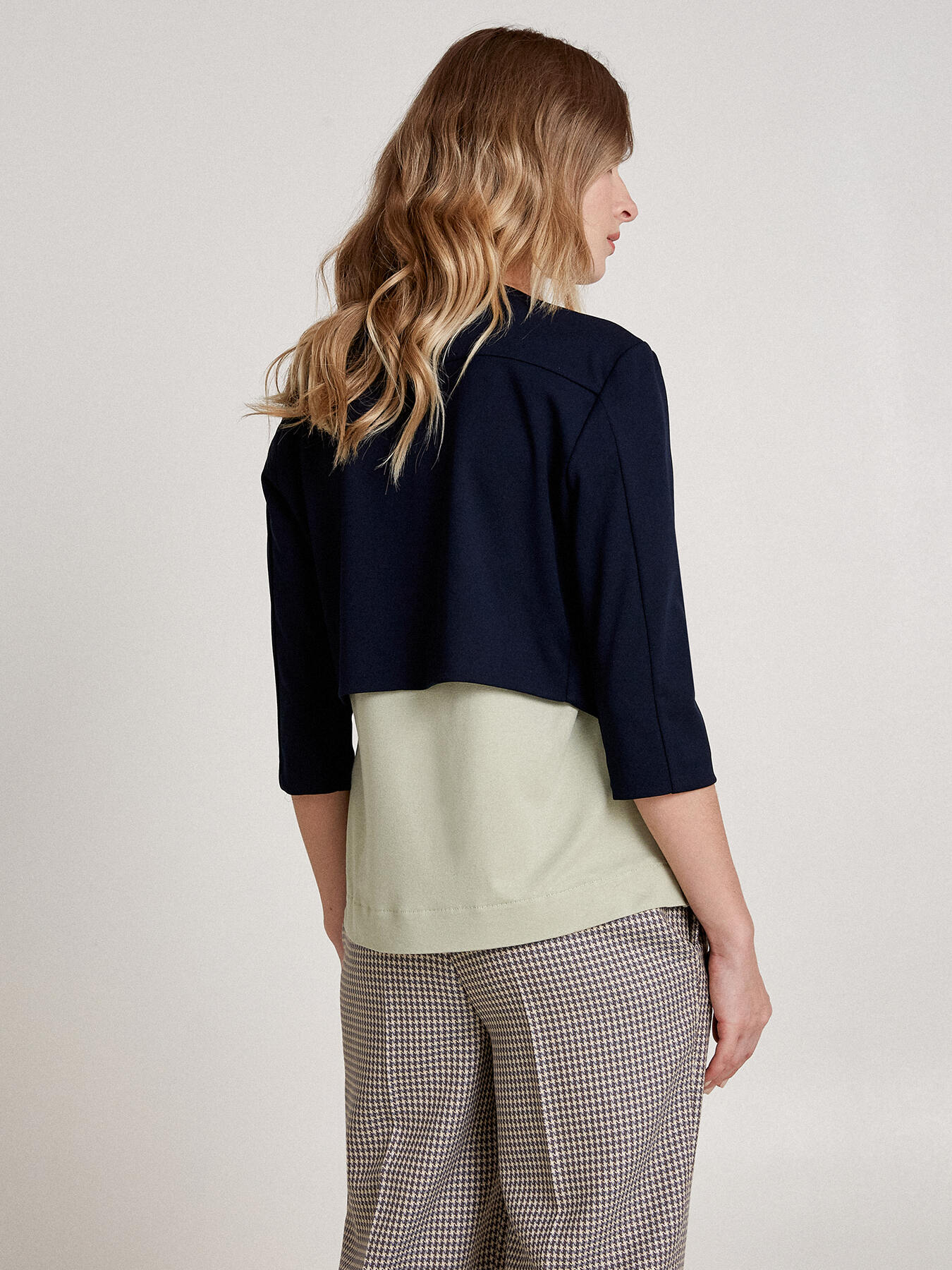 Chaqueta cropped elegante image number 1