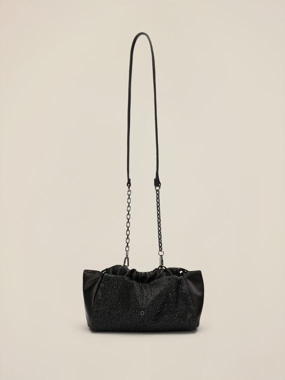 Tasche aus Satin und Kristallen