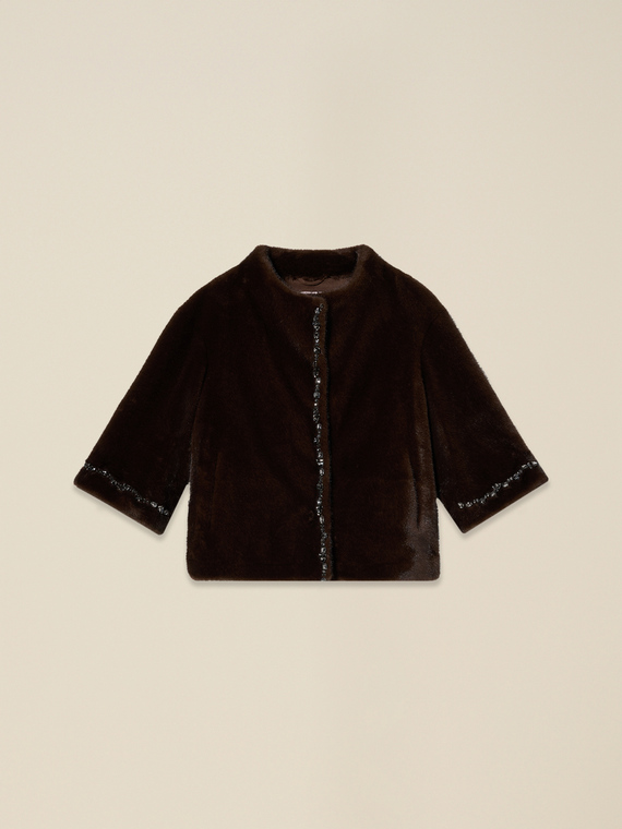 Cape avec broderie bijou