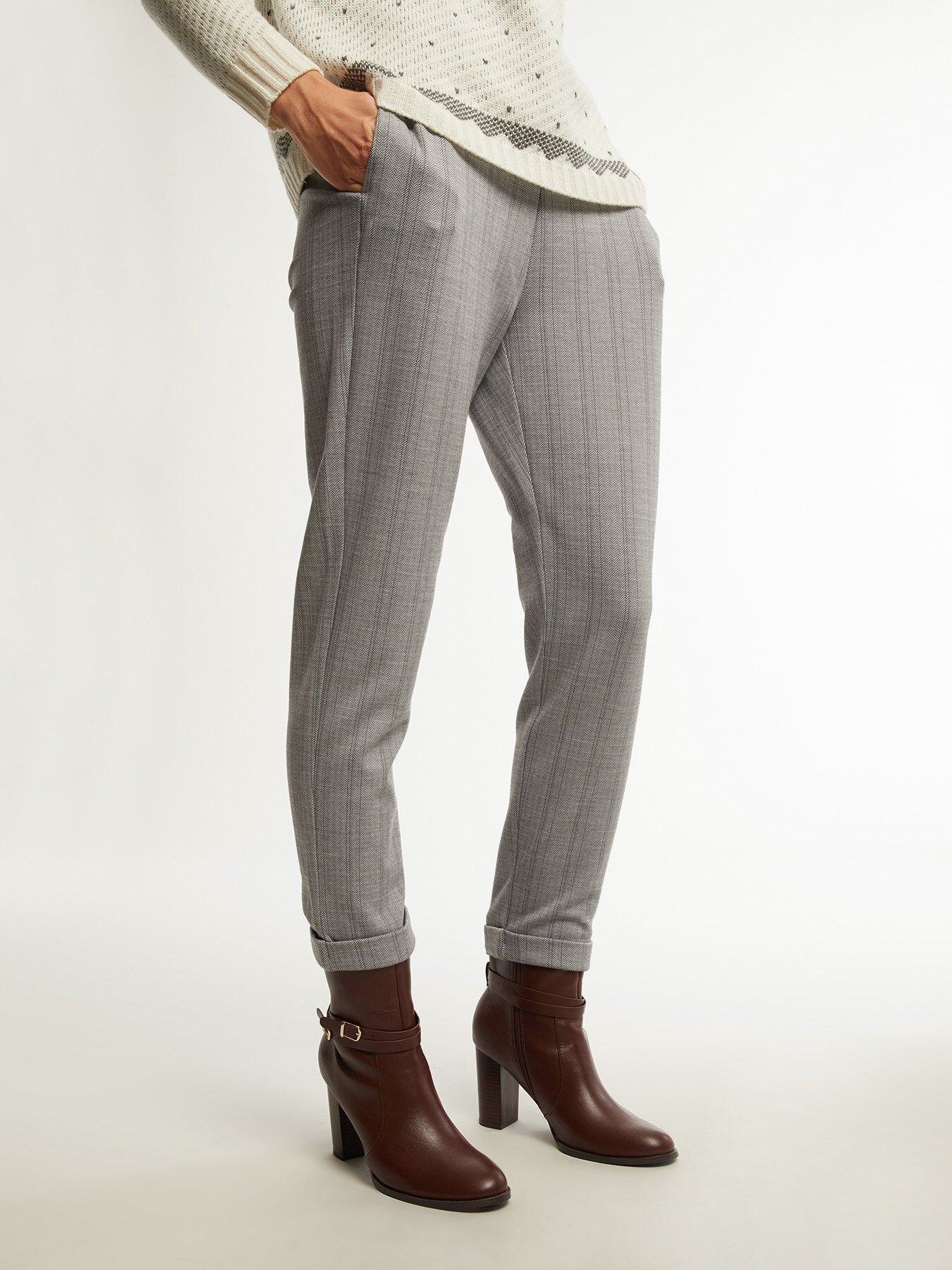Herringbone fleece Dubai joggers image number 2
