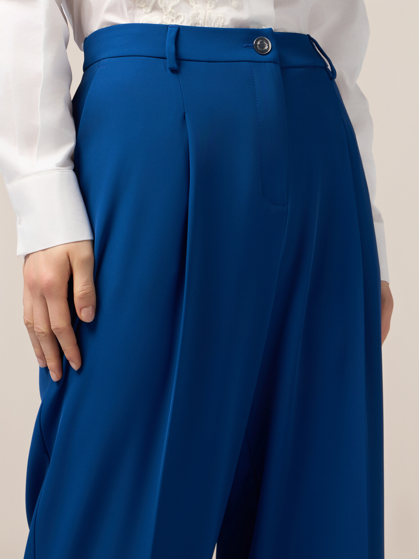 Wide-leg palazzo pants in crepe fabric image number 3