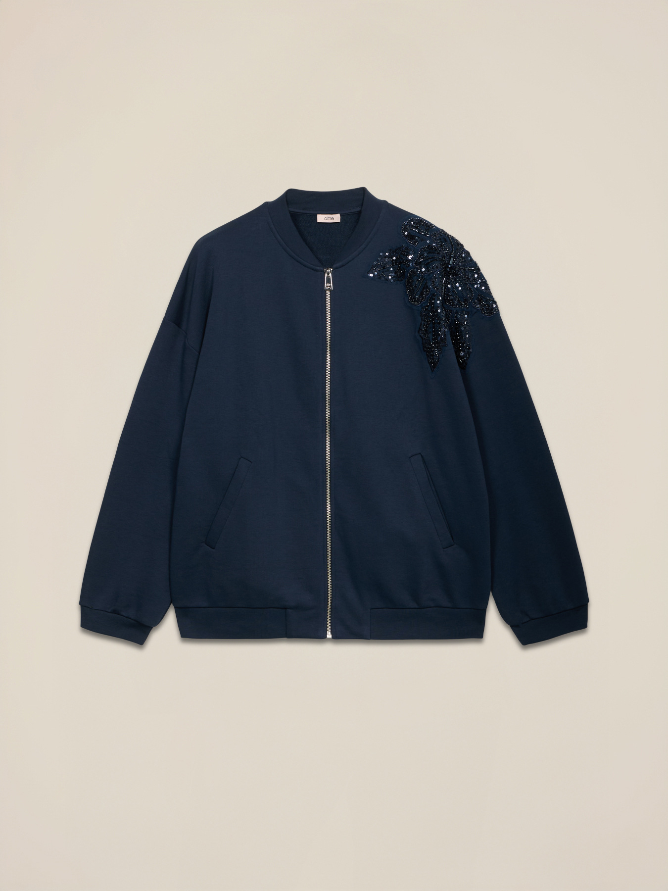 Sudadera con cremallera y bordado de joya image number 4