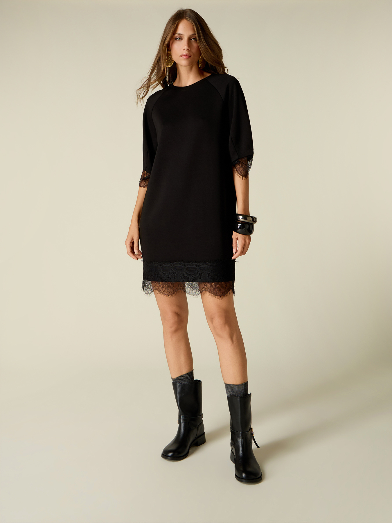 Dress in scuba fabric and lace image number 0