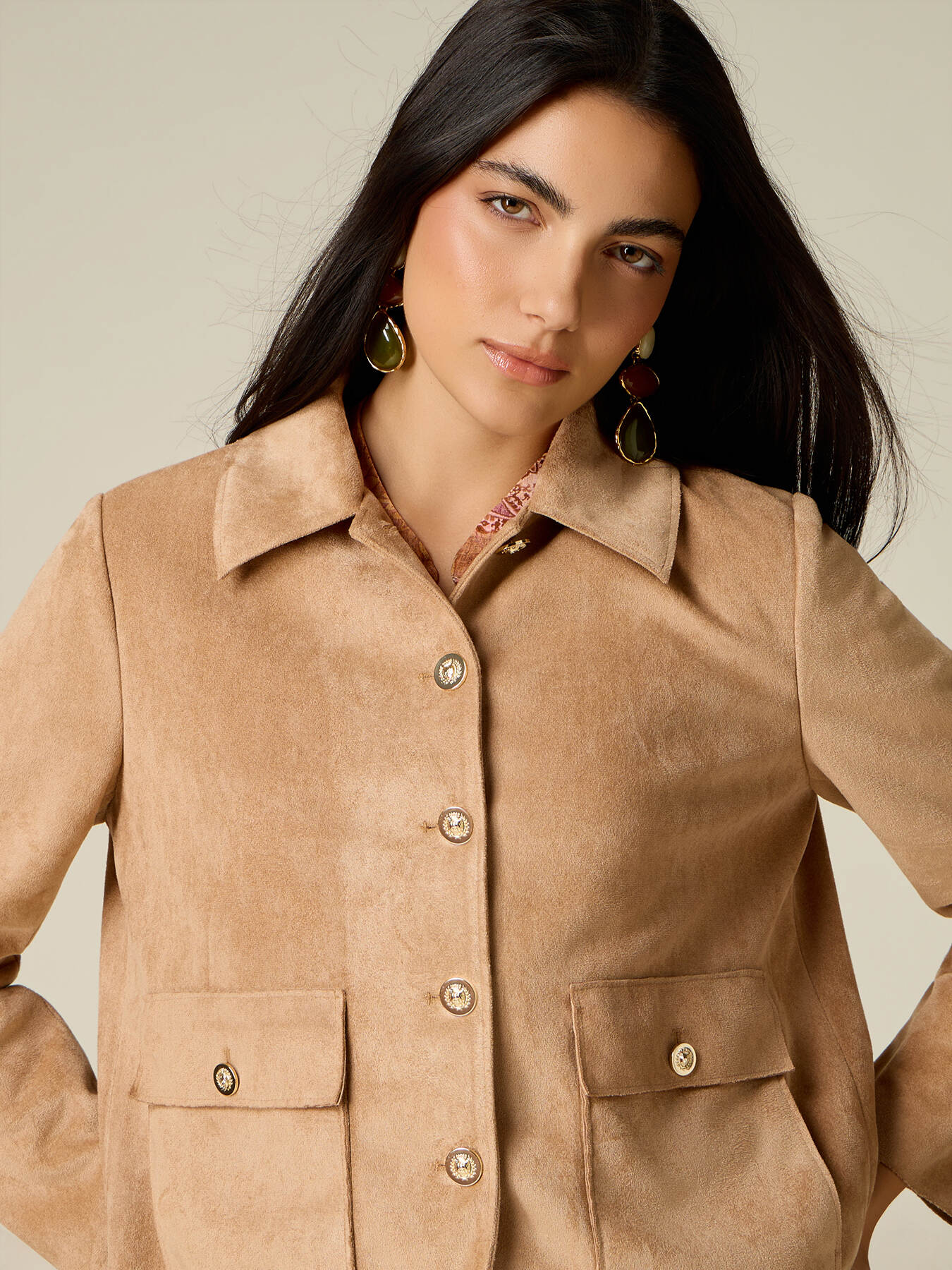 Boxy jacket with heraldic buttons image number 2
